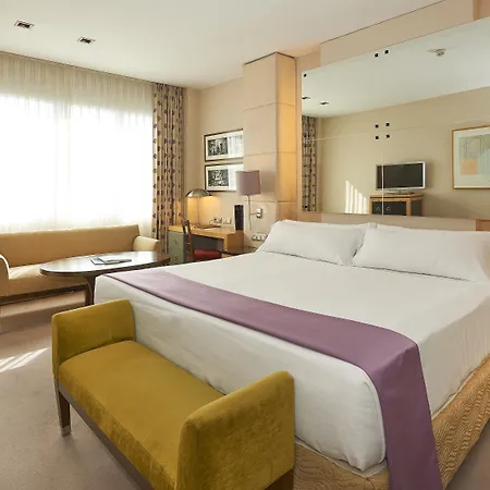 Hesperia Presidente מלון