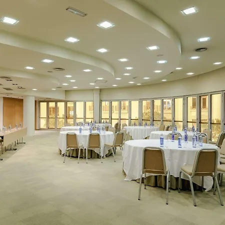 Hesperia Presidente מלון 4*