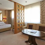 Hesperia Presidente Hotel 4*
