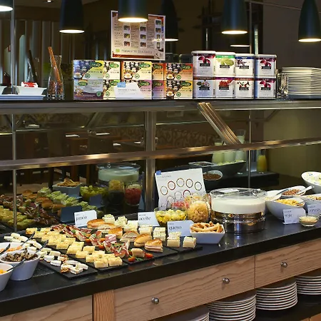 Hesperia Presidente Ξενοδοχείο 4*